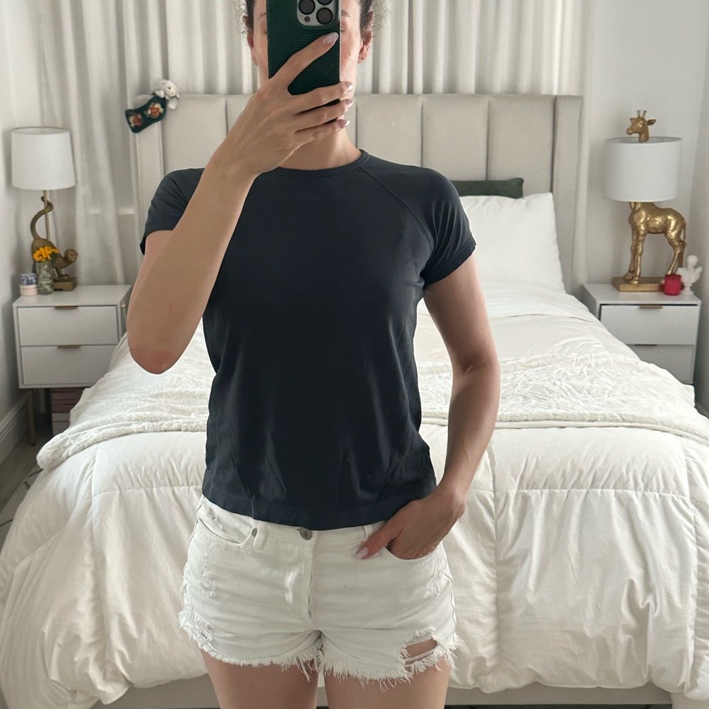 Athleta Fitted Athletic Tee | Women’s XS (Petite Fit) | Navy Workout Top